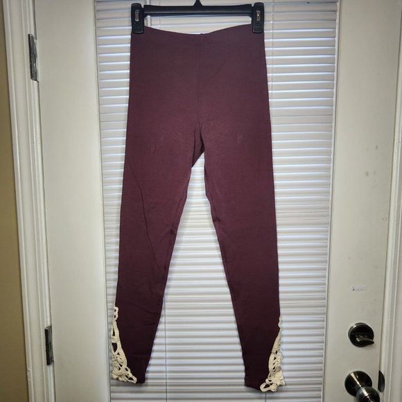 Zenana Premium Leggings | Maroon with Cream Lace Detail - Picture 2 of 4